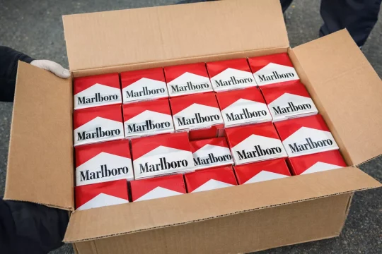 일본 담배가 포장 되어있는 박스 이미지