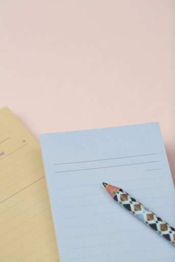 ADHD 관리를 위해 할 일 쪼개기, 일정표, 물건 위치 고정, 알림 줄이기, 수면과 운동 루틴을 만드는 이미지